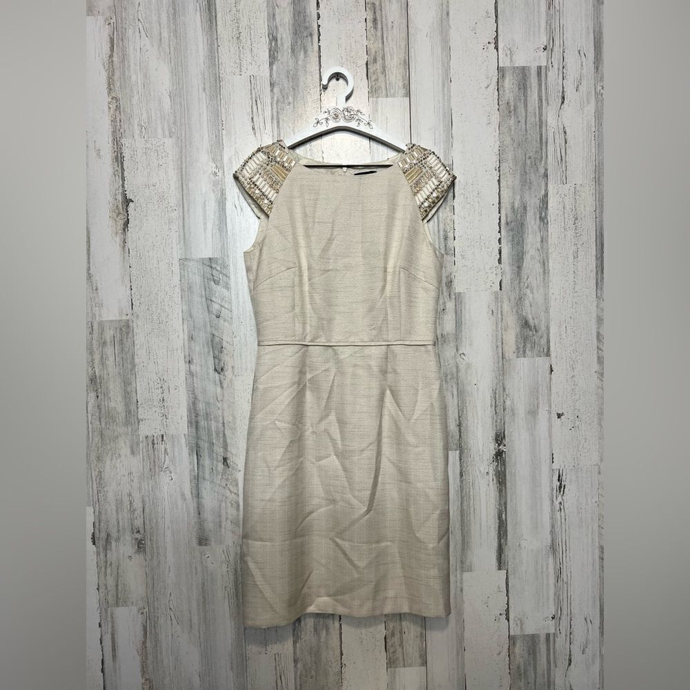 Dress   - Picture 3 of 10